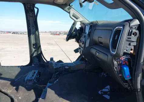 2021 Chevrolet Silverado 1500 4Wd Short Bed Lt Trail Boss z USA, uszkodzony, nr VIN 3GCPYFEL2MG132028